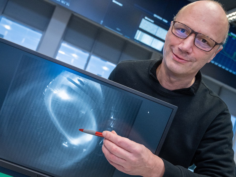 In einer Plattenbausiedlung in Greifswald haben Polizeibeamte iin einer Wohnung eine zerstückelte Leiche gefunden. - Foto: Stefan Sauer/dpa