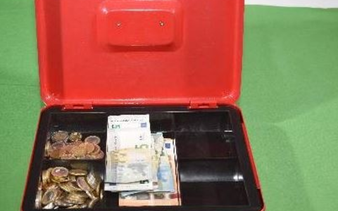 POL-DA: Heppenheim: Polizei sucht Eigentümer/Wer erkennt die Geldkassette? - Foto: presseportal.de