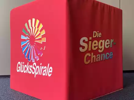 Fünf Millionäre, 16 Rentengewinne: GlücksSpirale und Sieger-Chance mit positiver Jahresbilanz 2023 - Foto: presseportal.de