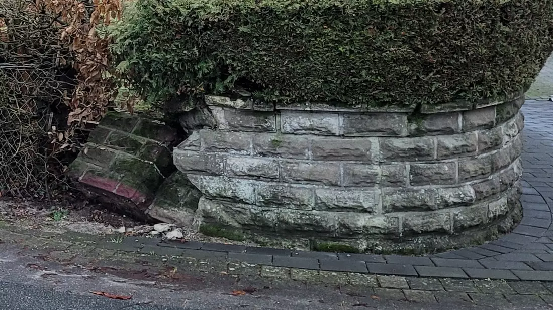 POL-EL: Salzbergen - Grundstücksmauer beschädigt - Zeugen gesucht - Bild: presseportal.de