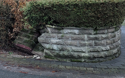 POL-EL: Salzbergen - Grundstücksmauer beschädigt - Zeugen gesucht - Foto: presseportal.de