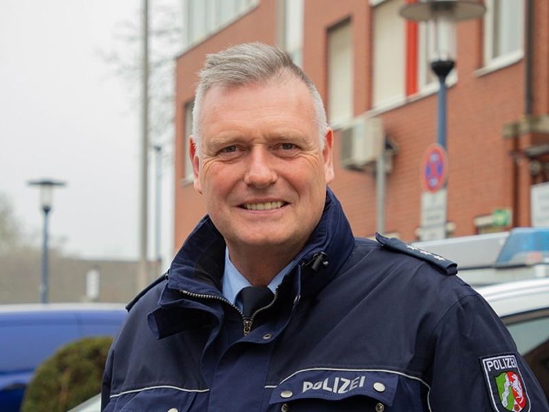 POL-UN: Kamen - Bürgersprechstunde des Bezirksdienstes mit Polizeihauptkommissar Frank Ellerkmann - Foto: presseportal.de