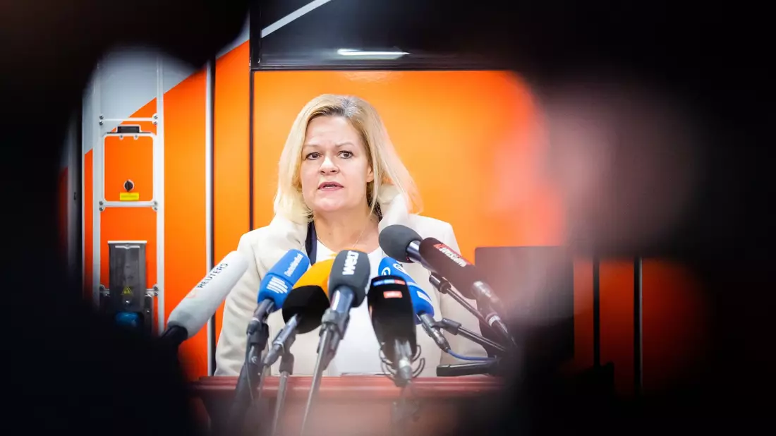 Bundesinnenministerin Nancy Faeser (SPD) - Bild: Christoph Soeder/dpa