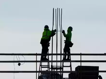 In den USA hat sich die Arbeitslosigkeit im September nicht verändert. - Foto: Matt Rourke/AP/dpa