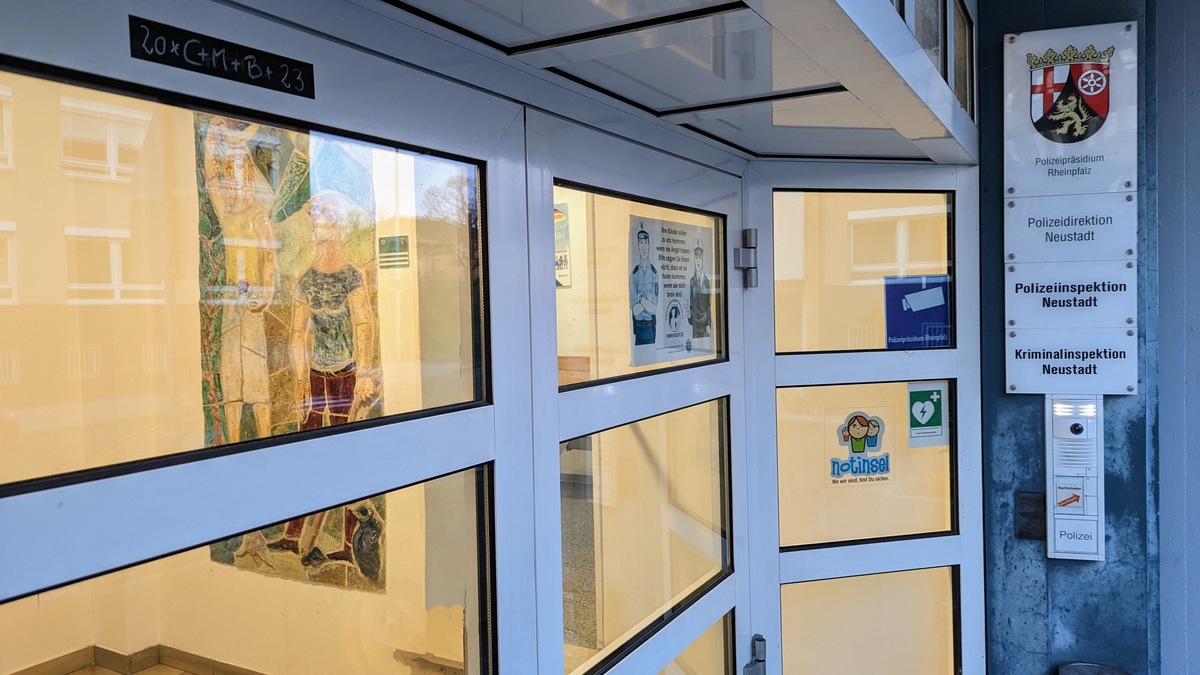 POL-PPWP: Sternsinger bringen Segen für die Polizei in der Westpfalz - Foto: presseportal.de