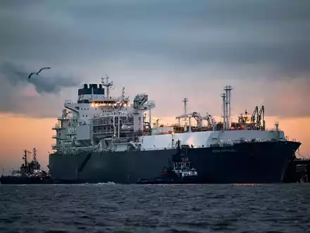 Über die Nordsee-Terminals kam 2024 im Vergleich zur Ostsee das meiste LNG. - Foto: Sina Schuldt/dpa