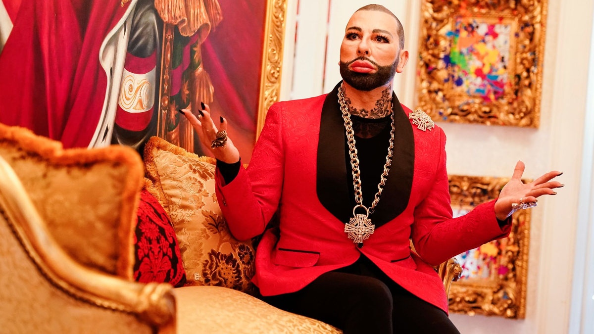 Harald Glööckler: «Ich glaube, dass es Glück bringt, wenn man positiv ist und in jeder Situation etwas Gutes sieht.» - Foto: Uwe Anspach/dpa