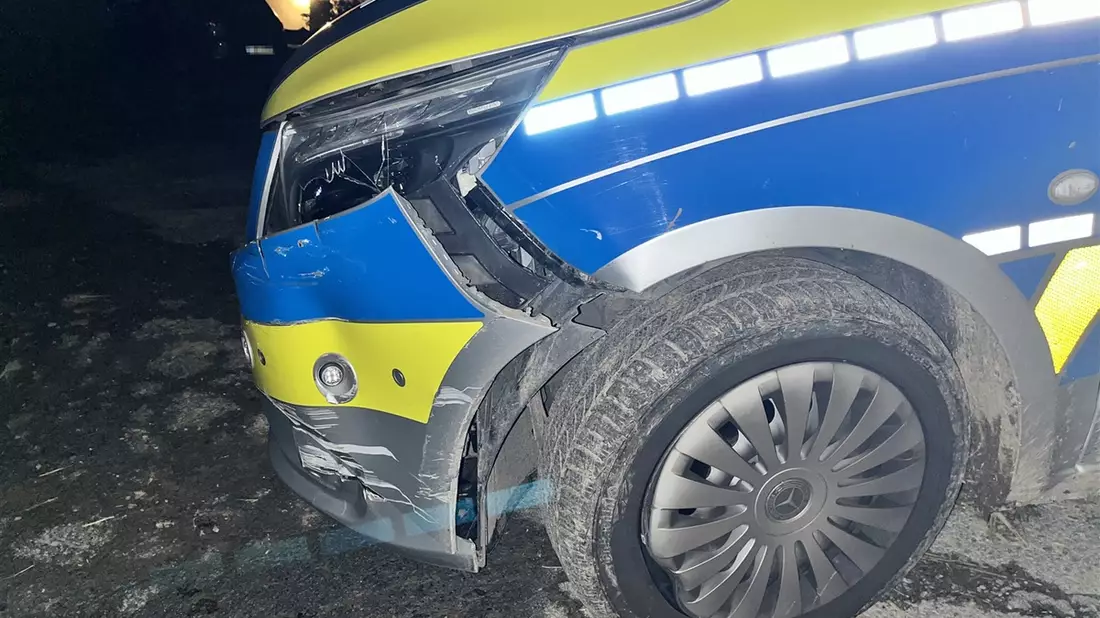 POL-KS: Nur zehn Minuten geparkt: Zeugen von Unfallflucht in Hebbelstraße gesucht - Bild: presseportal.de