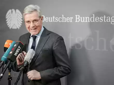 CDU-Außenpolitiker Norbert Röttgen kritisiert den Kanzler scharf. - Foto: Kay Nietfeld/dpa