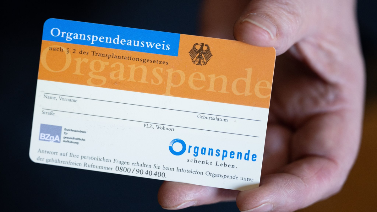 Im Ringen um mehr lebensrettende Organspenden kommt ein neuer Anlauf für Änderungen der Spenderegeln in Gang. - Foto: Hendrik Schmidt/dpa