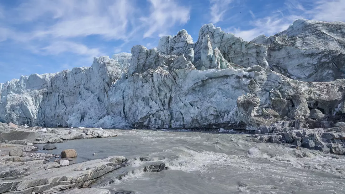 Die Kalbungsfront des Russell-Gletschers, Kangerlussuaq, Grönland.  - Bild: Sepp Kipfstuhl/Alfred-Wegener-Institut, Helmhol/dpa