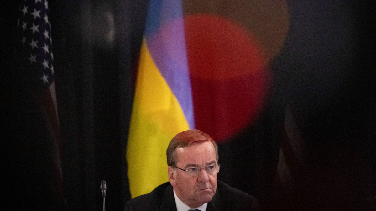 Verteidigungsminister Boris Pistorius (SPD) könnte sich einen Veteranentag gut vorstellen. - Foto: Boris Roessler/dpa