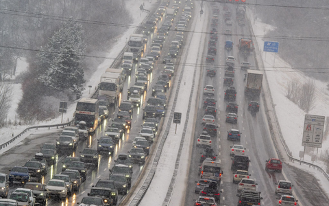 Winterfreuden in Bayern - Foto: Peter Kneffel/dpa