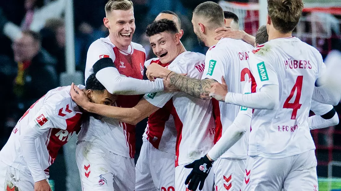 Schoss Werder als Joker zum Sieg in Köln: Justin Njinmah (l). - Bild: Rolf Vennenbernd/dpa
