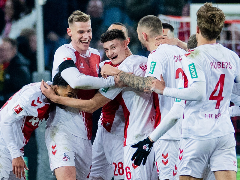 Schoss Werder als Joker zum Sieg in Köln: Justin Njinmah (l). - Foto: Rolf Vennenbernd/dpa