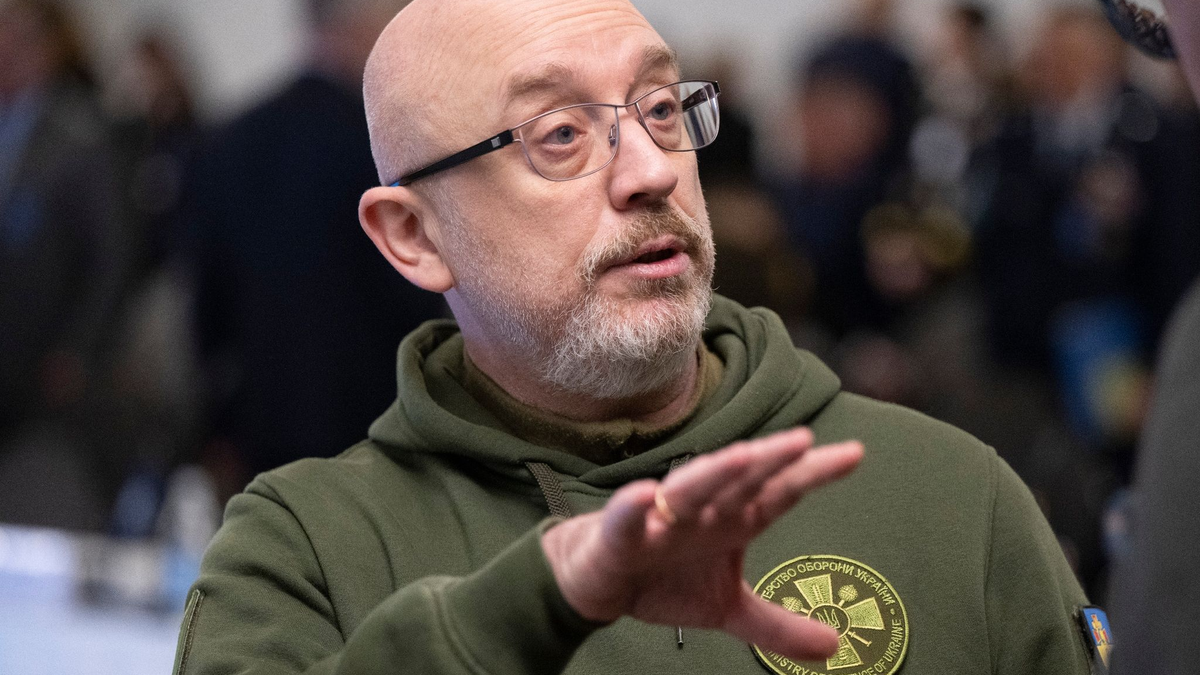 Der ukrainische Verteidigungsminister Olexij Resnikow muss gehen. - Foto: Boris Roessler/dpa