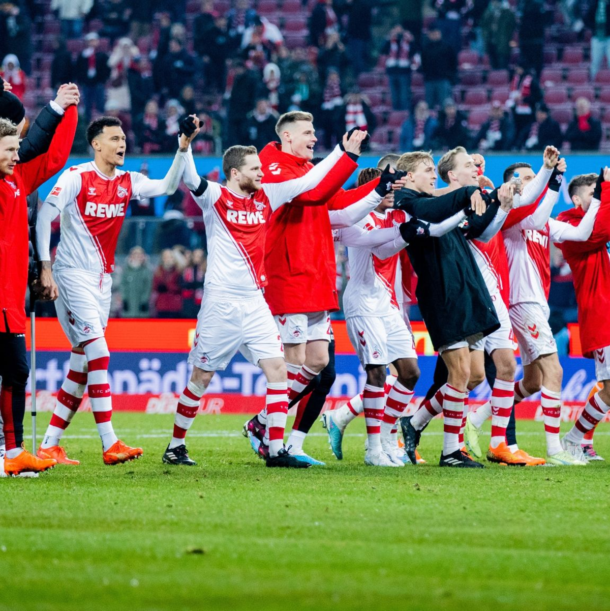 Der Abstieg des 1. FC Köln könnte schon am Sonntag besiegelt sein. - Foto: Rolf Vennenbernd/dpa