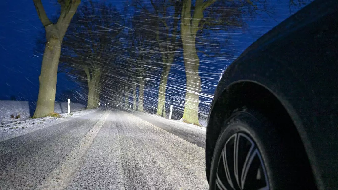 Schnee liegt auch in Brandenburg  - Bild: Patrick Pleul/dpa