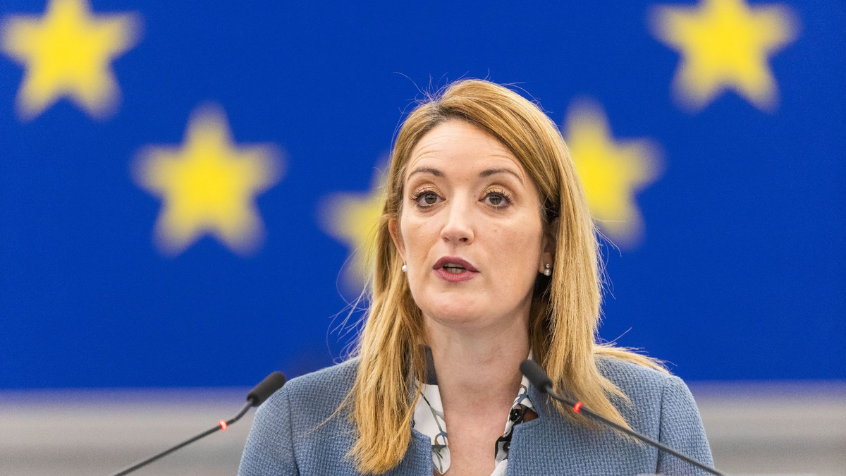 Roberta Metsola ist die Präsidentin des Europäischen Parlaments, wo derzeit über eine Asyl-Reform gesprochen wird. - Foto: Philipp von Ditfurth/dpa