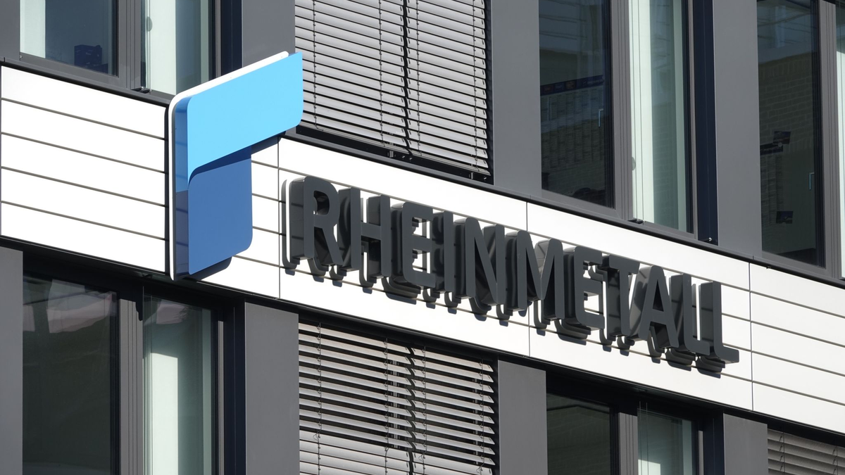 Der Rüstungskonzern Rheinmetall macht glänzende Geschäfte. - Foto: Sophie Brössler/dpa