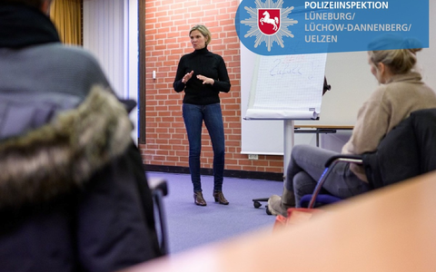 POL-LG: ++ Wie schützen sich Frauen? -> Vorträge bei der Polizei Gegen Gewalt an Frauen in LG ++ ... und WenDo - Selbstbehauptung und Selbstverteidigung für Frauen Grundkurs in LG ++ Voranmeldungen - Foto: presseportal.de