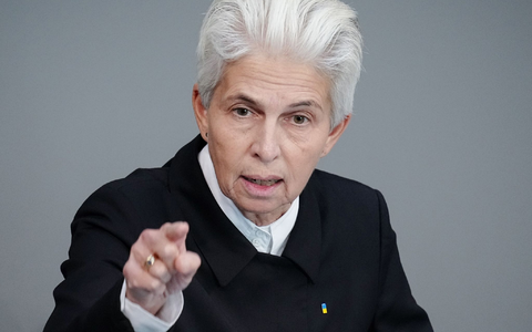 Marie-Agnes Strack-Zimmermann findet deutliche Worte: «Ich empfehle dringend, dorthin zu reisen, um zu sehen, welche Tragödien sich dort abspielen.» - Foto: Kay Nietfeld/dpa