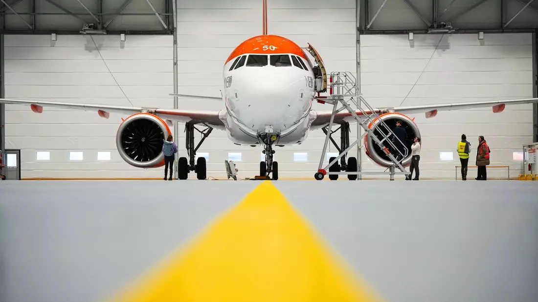 Easyjet hat eine Großbestellung bei Flugzeugbauer Airbus in Auftrag gegeben. - Bild: Soeren Stache/dpa