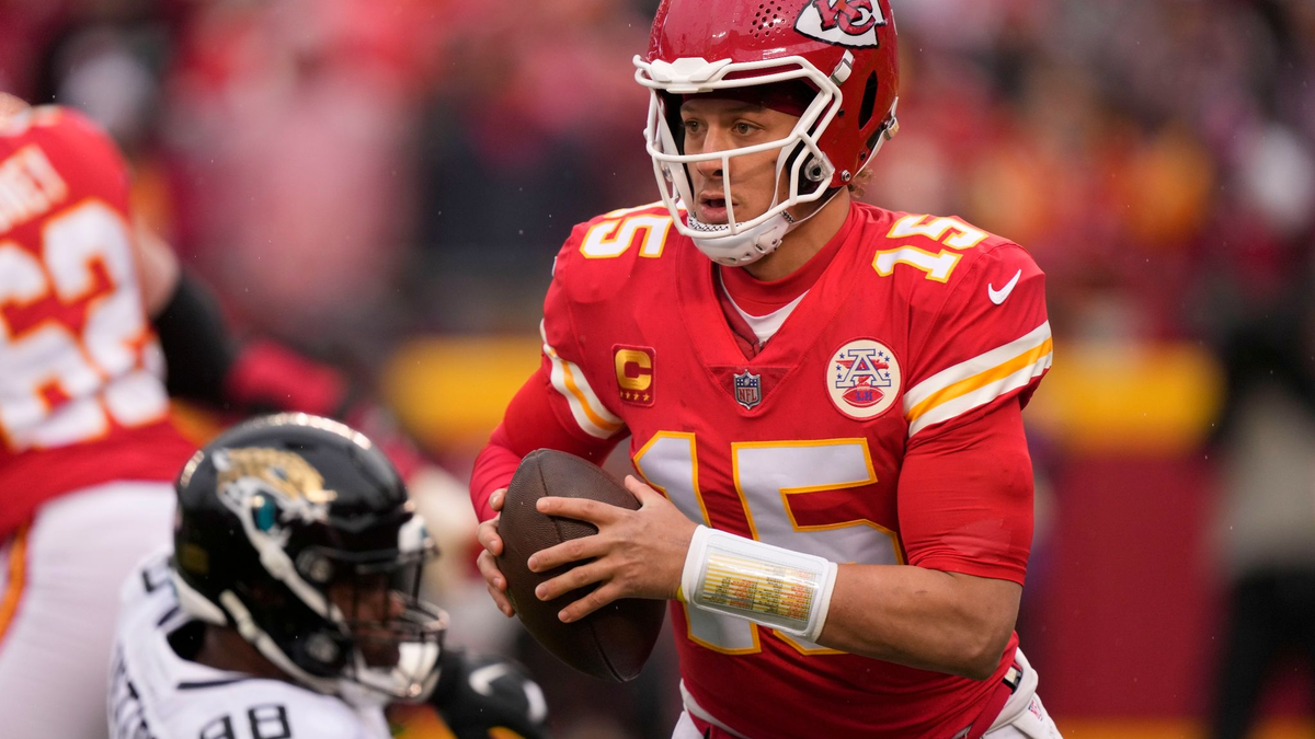 Sollten die Chiefs mit Quarterback Patrick Mahomes gegen die San Francisco 49ers gewinnen, wäre es der dritte Triumph im Super Bowl binnen fünf Jahren für das Team. - Foto: Charlie Riedel/AP/dpa
