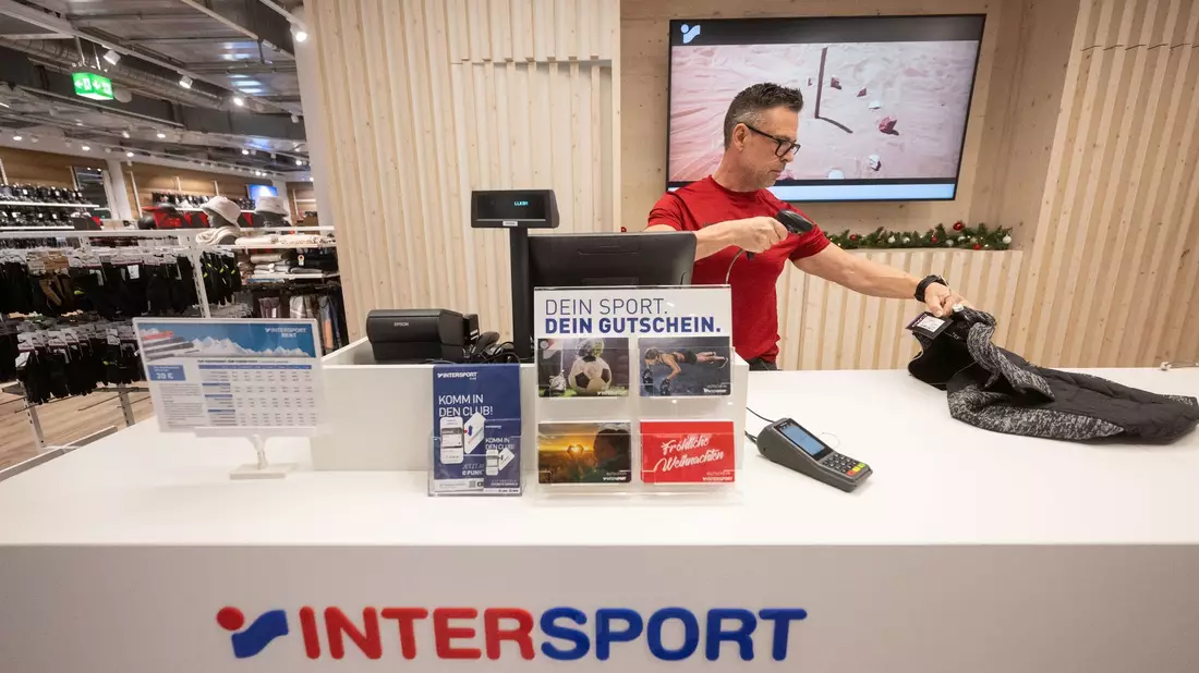 Intersport expandiert ebenfalls - bis 2030 soll es mindestens 100 neue Geschäfte geben. (Archivbild) - Bild: Marijan Murat/dpa
