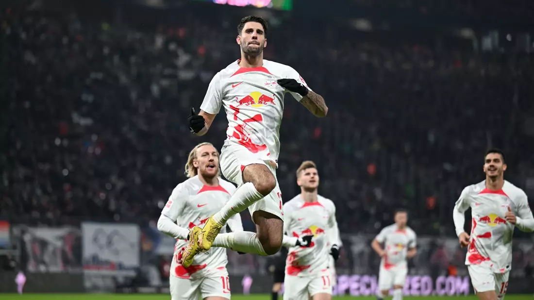 War an zwei Toren beteiligt: Yan Diomande - Bild: Hendrik Schmidt/dpa