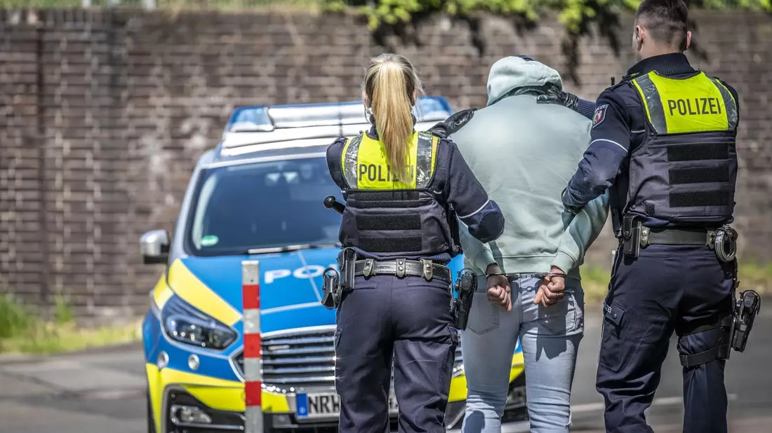 POL-ME: Ladendieb dank aufmerksamer Zeugen gestellt - Hilden - 2408080 - Bild: presseportal.de