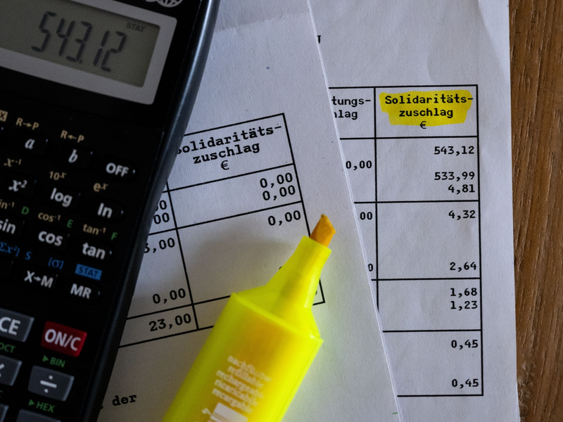 Ein Wegfall des Solis könnte ein zusätzliches Loch in den Bundeshaushalt reißen. - Foto: Sven Hoppe/dpa