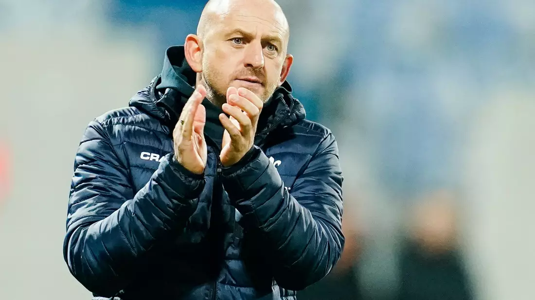 Trainer Torsten Lieberknecht kann mit Darmstadt den Abstieg nicht mehr abwenden. - Bild: Uwe Anspach/dpa