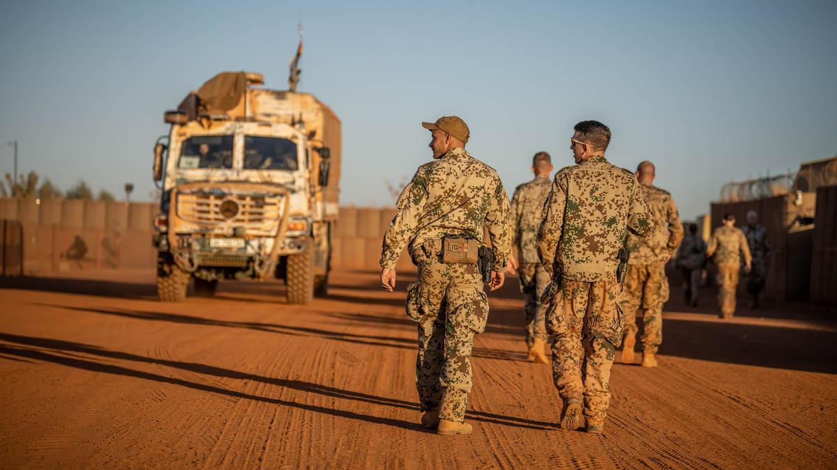 Die Soldaten der Bundeswehr haben das Feldlager Camp Castor verlassen und beendet damit seinen UN-Einsatz in Mali. - Foto: Michael Kappeler/dpa