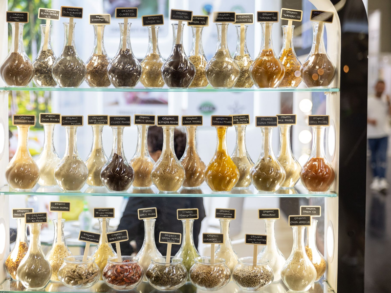 Wie nachhaltig Gewürze produziert worden sind, können Verbraucher hierzulande nur schwer nachvollziehen. - Foto: Daniel Karmann/dpa