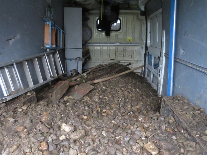 POL-PDNW: Kindergartenkinder gestalten Weihnachtsbaum der Autobahnpolizei Ruchheim - Foto: presseportal.de