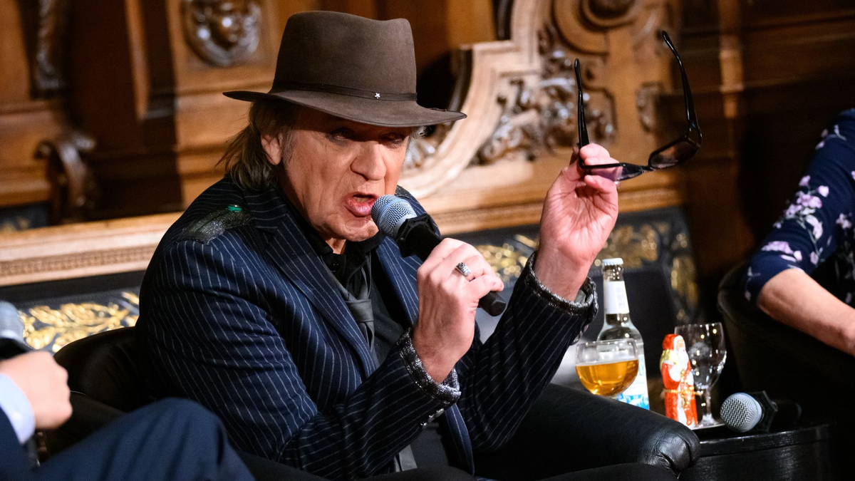 Rocksänger Udo Lindenberg ist erkrankt. - Foto: Jonas Walzberg/dpa