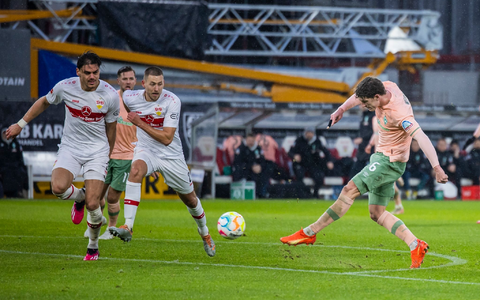 Jeff Chabot hat sich am Oberschenkel verletzt. - Foto: Tom Weller/dpa