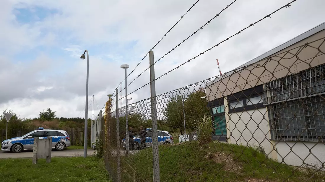 Das Gelände des ehemaligen Bundeswehr-Bunkers in Traben-Trarbach, der als Cyber-Bunker bekannt wurde. - Bild: Thomas Frey/dpa