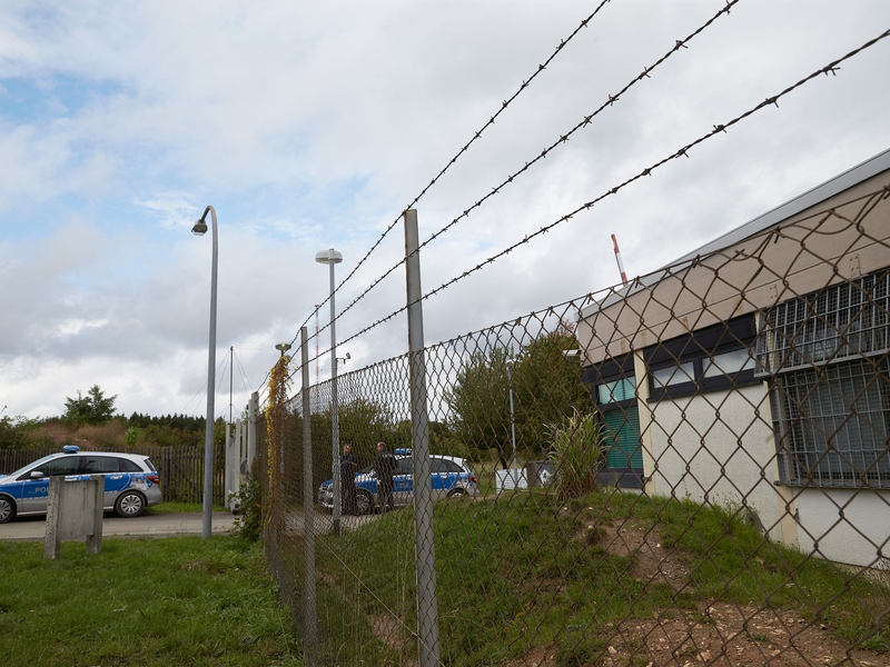 Das Gelände des ehemaligen Bundeswehr-Bunkers in Traben-Trarbach, der als Cyber-Bunker bekannt wurde. - Foto: Thomas Frey/dpa