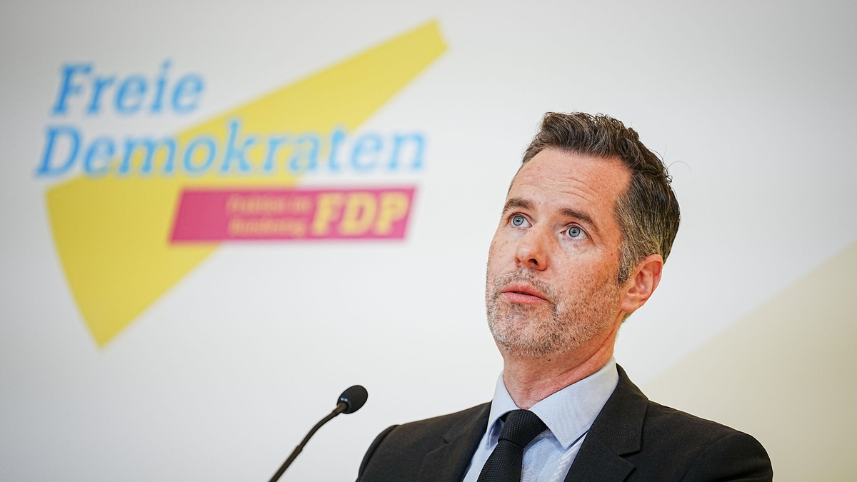 Will weiterhin die FDP-Fraktion im Bundestag führen: Christian Dürr. - Foto: Kay Nietfeld/dpa