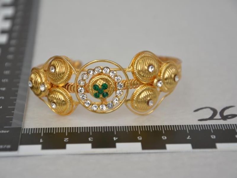 HZA-SW: Alles Gold, was glänzt? Wertvoller Goldschmuck auf der BAB 3 nachverzollt - Foto: presseportal.de