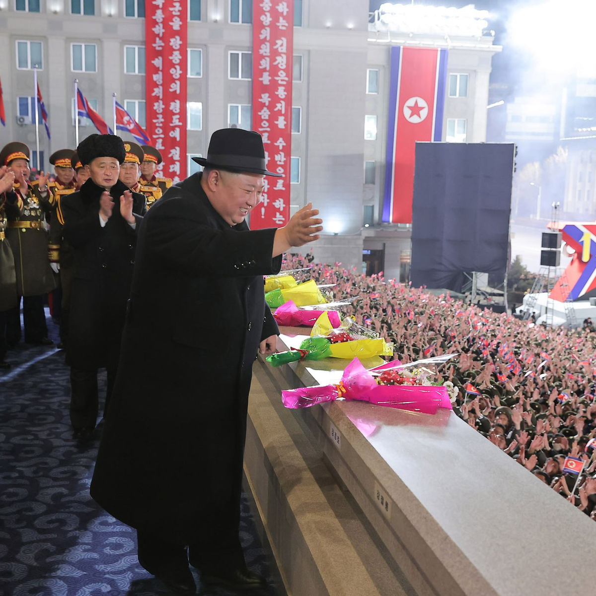 Machthaber Kim Jong Un will die militärische Macht Nordkoreas weiter ausbauen. - Foto: Uncredited/KCNA/KNS/dpa