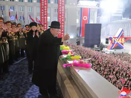 Nordkoreas Machthaber Kim Jong Un hatte angekündigt, sein Land werde in diesem Jahr drei weitere Aufklärungssatelliten starten lassen. - Foto: Uncredited/KCNA/KNS/dpa