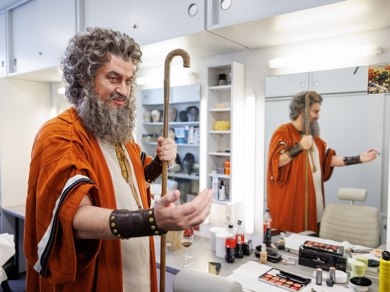 Markus Söder spricht auf einer Solidaritätskundgebung für Israel. - Foto: Daniel Karmann/dpa