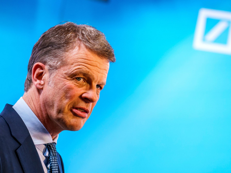 Der Vorstandsvorsitzender der Deutschen Bank, Christian Sewing, führte 2022 die Liste der Topverdiener an. - Foto: Andreas Arnold/dpa