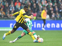 Die Werder-Fans erinnern vor dem Spiel gegen Borussia Dortmund an den verstorbenen Ex-Manager Willi Lemke. - Foto: Carmen Jaspersen/dpa