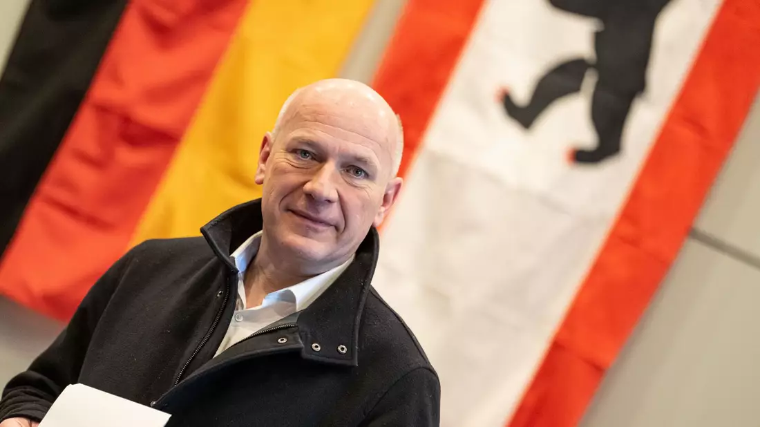 «Eine Kanzlerkandidatur muss immer von einer breiten Mehrheit der Partei getragen werden»: Berlins Regierender Bürgermeister Kai Wegner. - Bild: Fabian Sommer/dpa