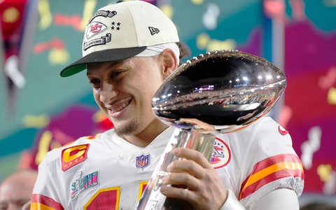 Mahomes hat die Eagles schon mal geschlagen in einem Super Bowl. - Foto: Matt Slocum/AP/dpa