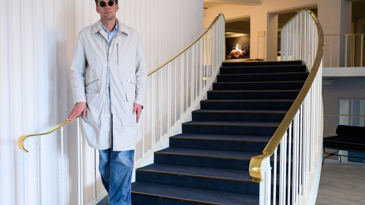 Ballettdirektor Goecke beschmierte eine Journalistin mit Hundekot. Eine Affekttat, wie er im Nachhinein sagte. (Archivbild) - Foto: Christophe Gateau/dpa